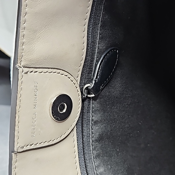 Rebecca minkoff Jody pebbled leather crossbody bag in grey - Picture 6 of 10